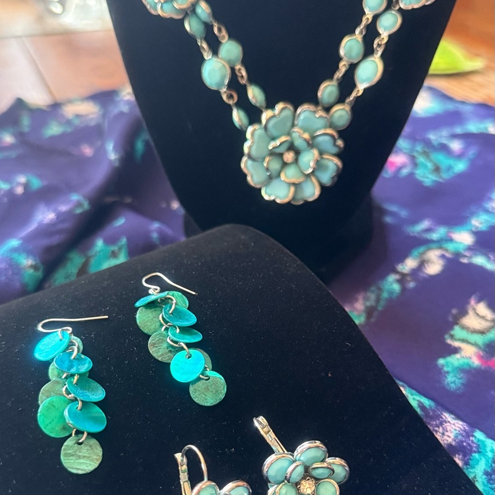 Weatherproof Turquoise Floral Necklace Set
